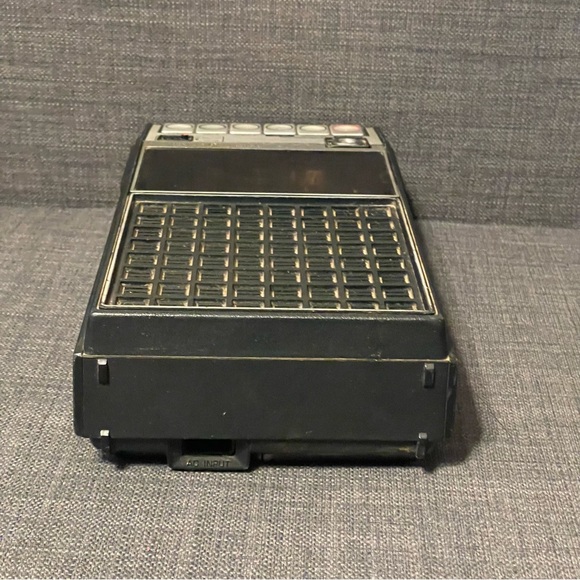 Vintage GE Cassette Tape Player Recorder Model 3-5105 NON WORKING No Power Cord - Picture 4 of 7